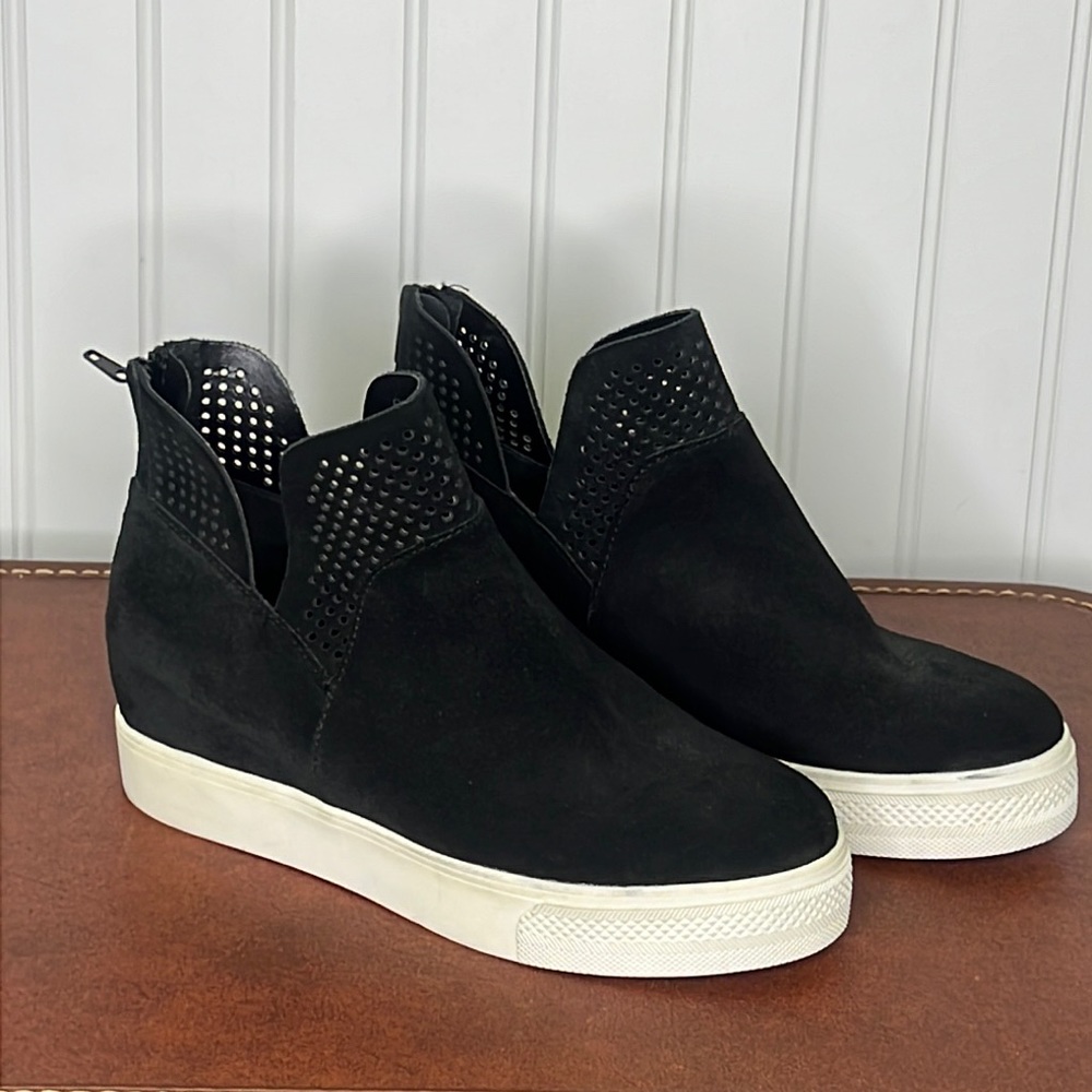 Steve Madden Suede Sneaker Boots Size 8.5 Steve Madden